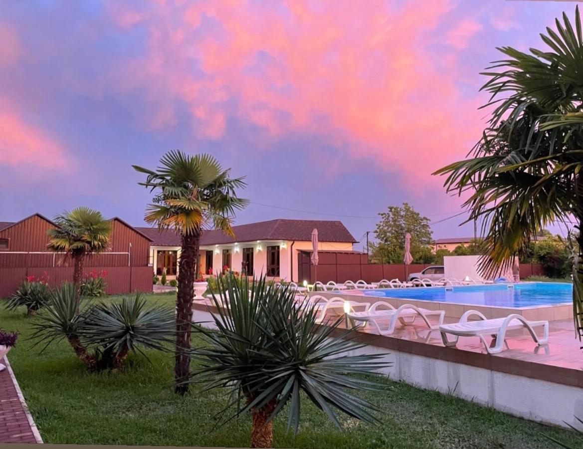 Hotel Askar Alakhadzi Exterior photo