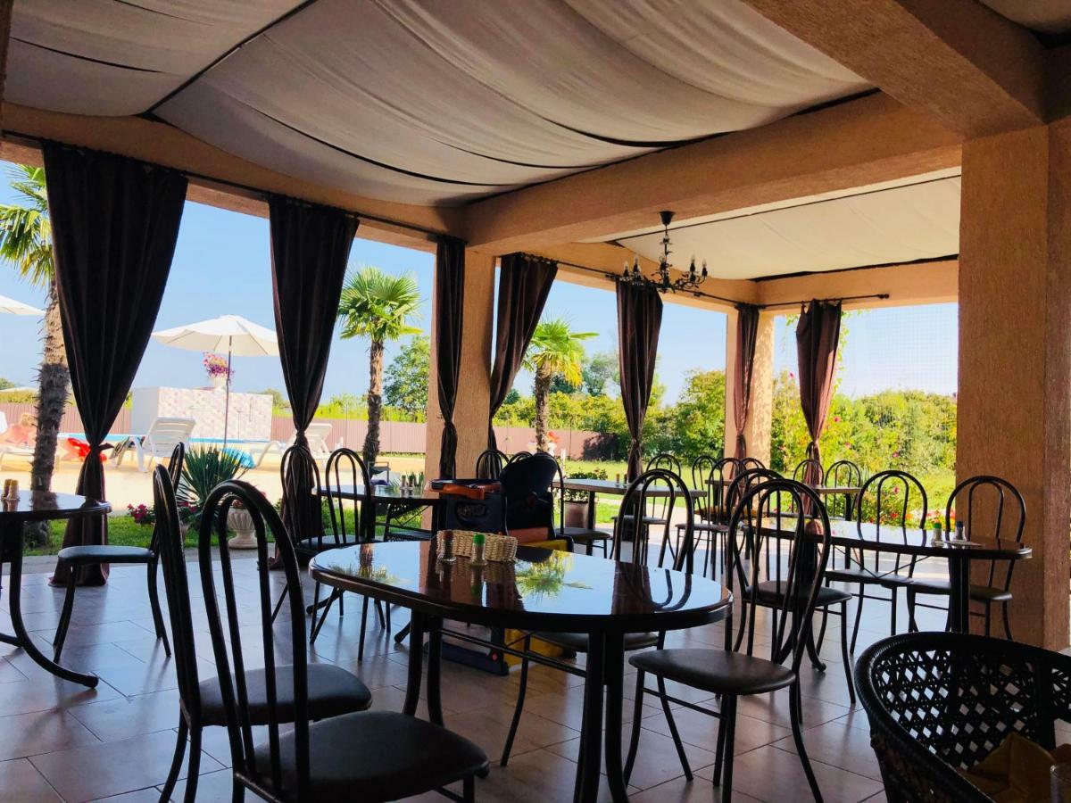 Hotel Askar Alakhadzi Exterior photo