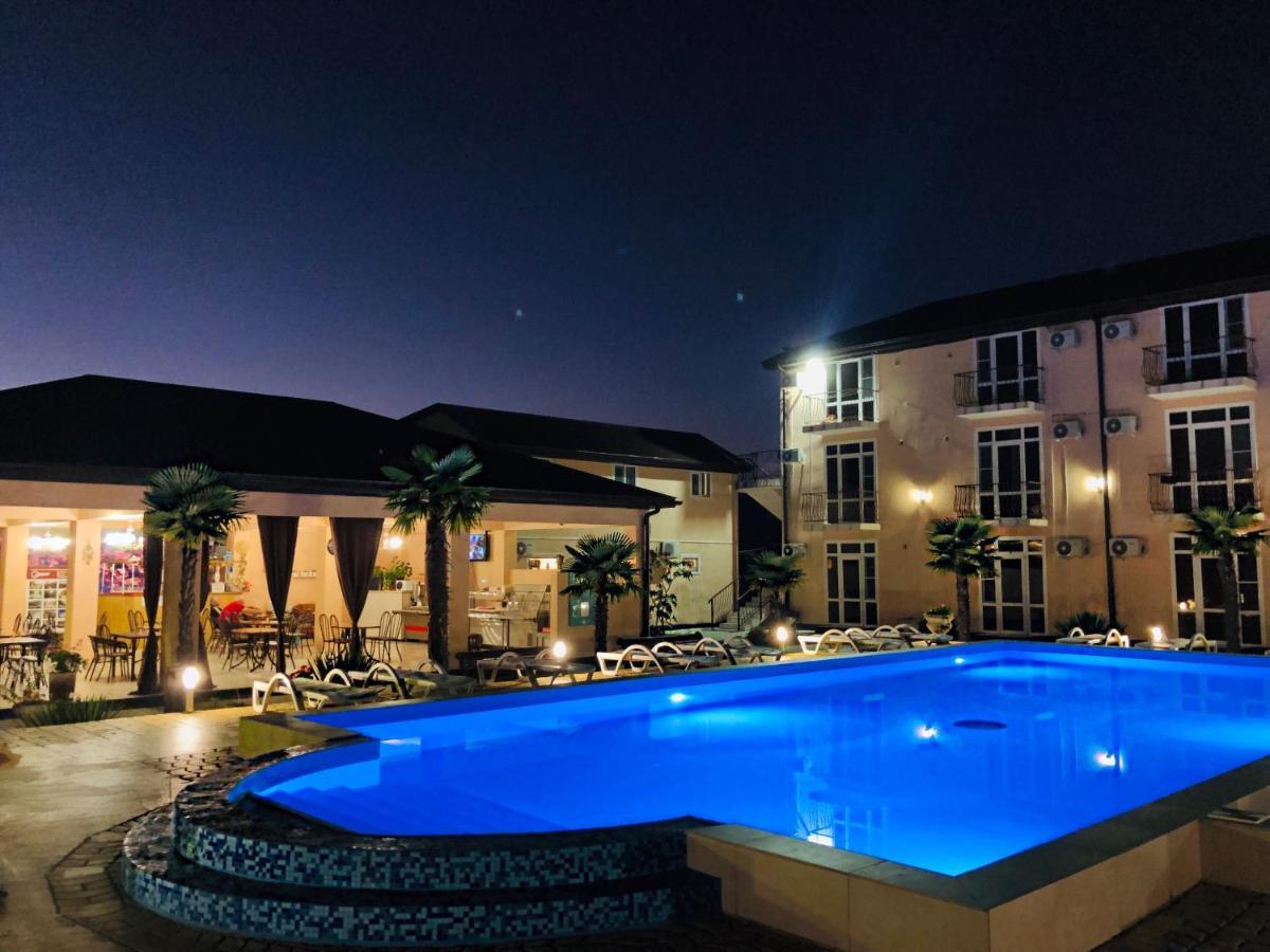 Hotel Askar Alakhadzi Exterior photo